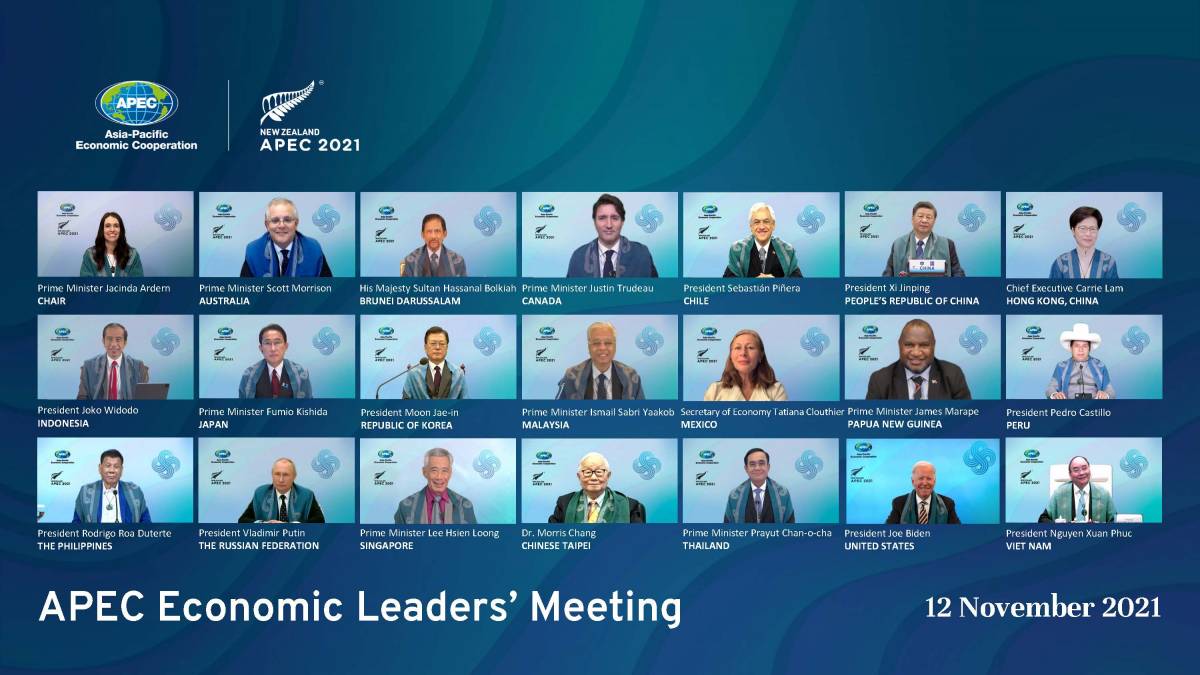 Leaders' of APEC Economies at the APEC Economic Leaders' Meeting 2021 wearing the wrap or scarf..