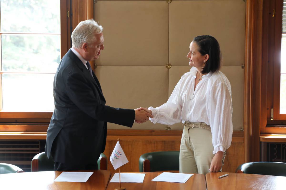 From left to right: Simon MANLEY (UK Permanent Representative to the WTO), Clare KELLY( NZ Permanent Representative to the WTO).. 