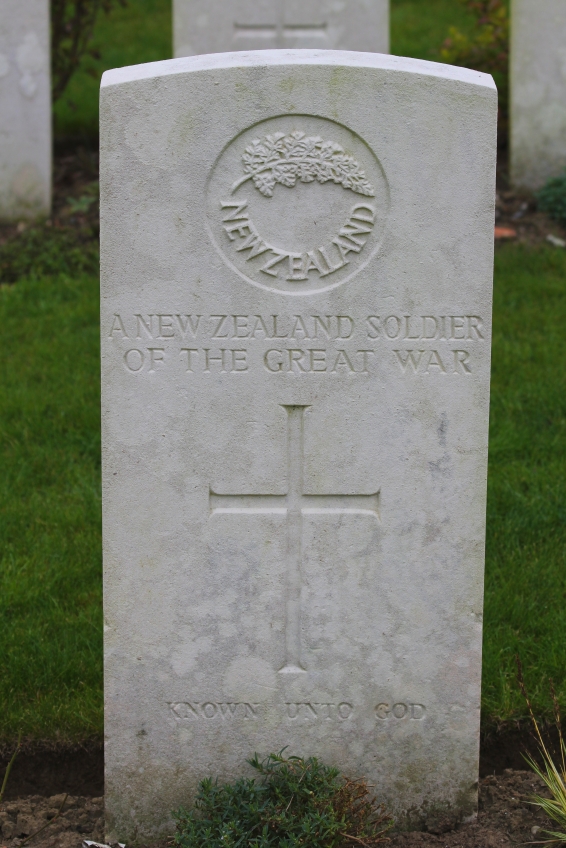 Headstone of a New Zealand soldier.