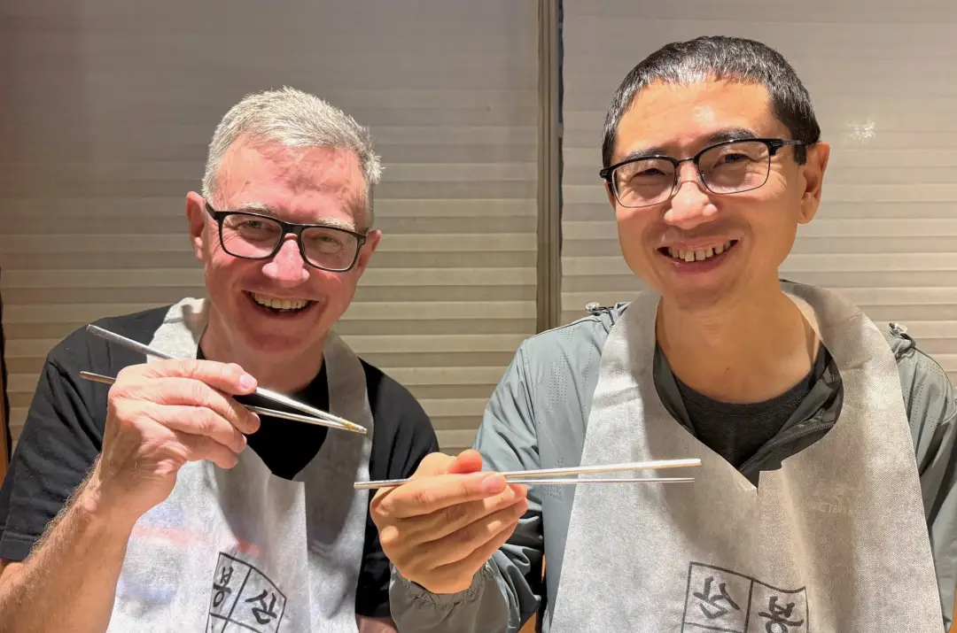 Peter Shepherd and Han Weiping. 